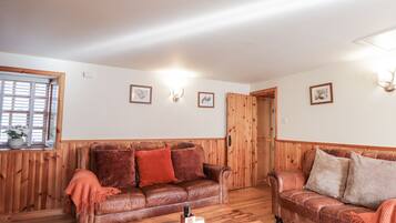Cottage | Living area