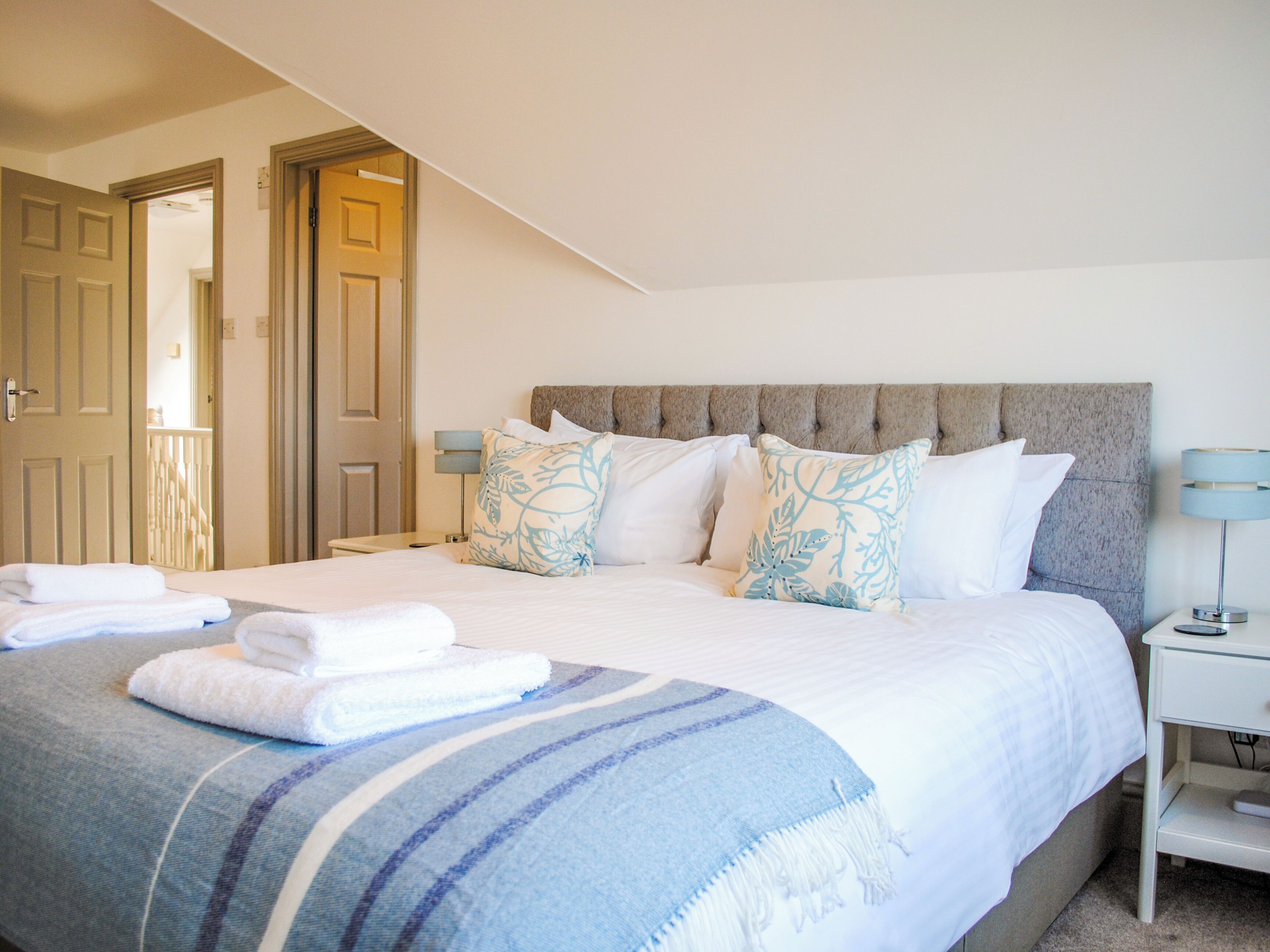 5 bedrooms, individually decorated, individually furnished, free WiFi