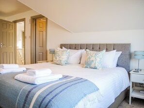 5 bedrooms, individually decorated, individually furnished, free WiFi - Raleigh House (Salcombe)