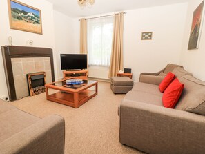 Cottage | Living area