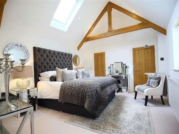 Cottage | Interior - The Hive (Cheltenham)