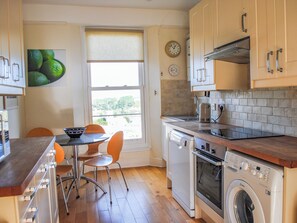 Ferienhaus | Eigene Küche | Kühlschrank, Ofen, Herdplatte, Geschirrspüler
