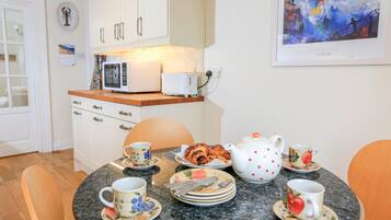 Cottage | Interior