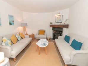 Cottage | Living room - Prospects (Salcombe)
