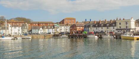 Cottage | Property grounds