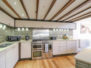 Cottage | Dapur peribadi | Mesin basuh pinggan mangkuk