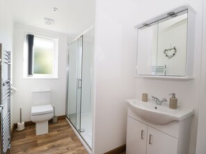 Cottage | Bathroom | Shower