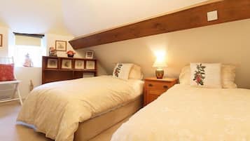 Cottage | 4 bedrooms, individually decorated, individually furnished, free WiFi