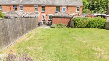 Cottage | Property grounds