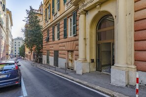 Exterior - JOIVY Family Flat, 5 Mins to Piazza Corvetto (Genoa)