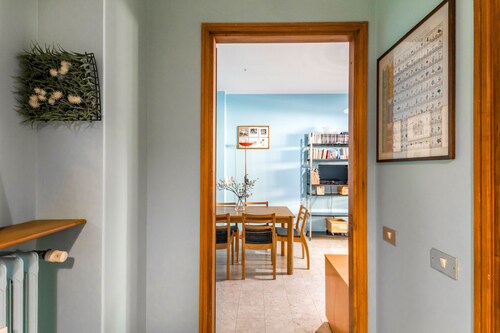 JOIVY Quiet Apt w Terrace in Beautiful Area