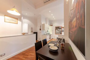 Apartment, 1 Bedroom | Private kitchen | Microwave, oven, stovetop, dishwasher - JOIVY Lovely Flat Vicino AL Mare (Genoa)