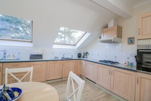 Dishwasher, cookware/dishes/utensils