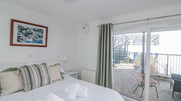 2 bedrooms, individually decorated, individually furnished, free WiFi