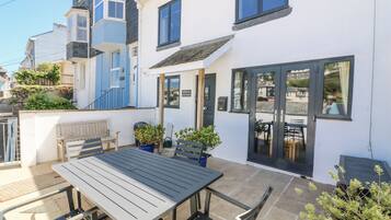 Cottage | Outdoor dining