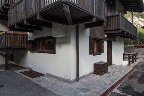 Exterior - JOIVY Dolonne Sci ai Piedi Subito in Pista (Courmayeur)