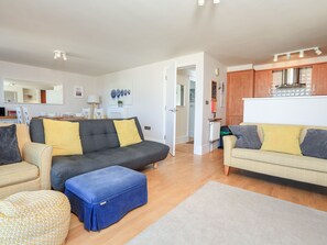 Cottage | Living area - 15 Combehaven (Salcombe)