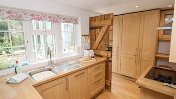 Casa de campo | Cocina privada | Lavavajillas y utensilios de cocina