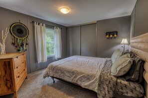 4 Schlafzimmer, Schreibtisch, Bügeleisen/Bügelbrett, kostenloses WLAN