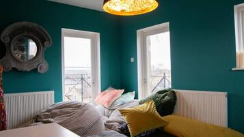 3 bedrooms, bed sheets