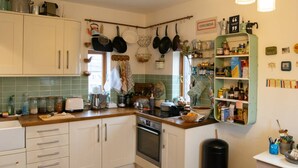 Unclassified image, 2 of 24, button - Unique 3 Bedroom Water Tower Home Close To Tube (London)
