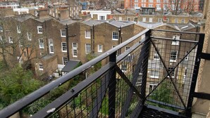 Unclassified image, 5 of 24, button - Unique 3 Bedroom Water Tower Home Close To Tube (London)