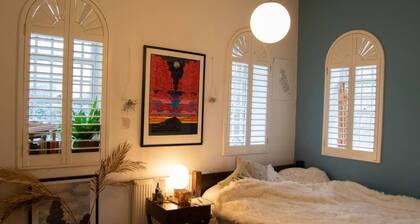 Unique 3 Bedroom Water Tower Home Close To Tube