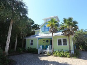 Exterior - 30A gated comm ☀️ 3min to beach, large outdoor area, saltwater comm pool ☀️ (Santa Rosa Beach)