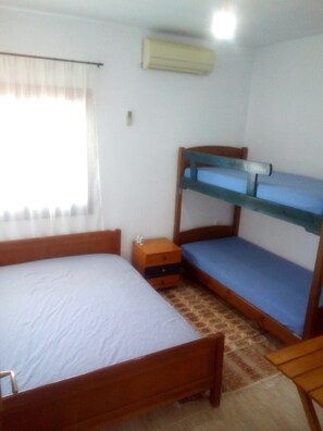 3 bedrooms, iron/ironing board, WiFi, bed sheets - Ikia apartment Ierissos (Ierissos)