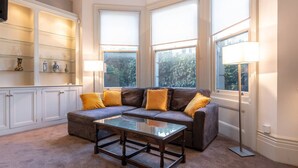 Living room - Luxury Private Studio Spacious Stylish Mezzanine (Brighton)
