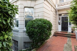 Exterior detail - Luxury Private Studio Spacious Stylish Mezzanine (Brighton)