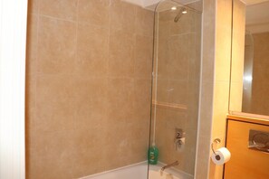 Badekar, håndklæder, Toiletpapir