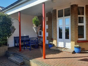 Tabla de planchar con plancha, cunas gratuitas y wifi gratis