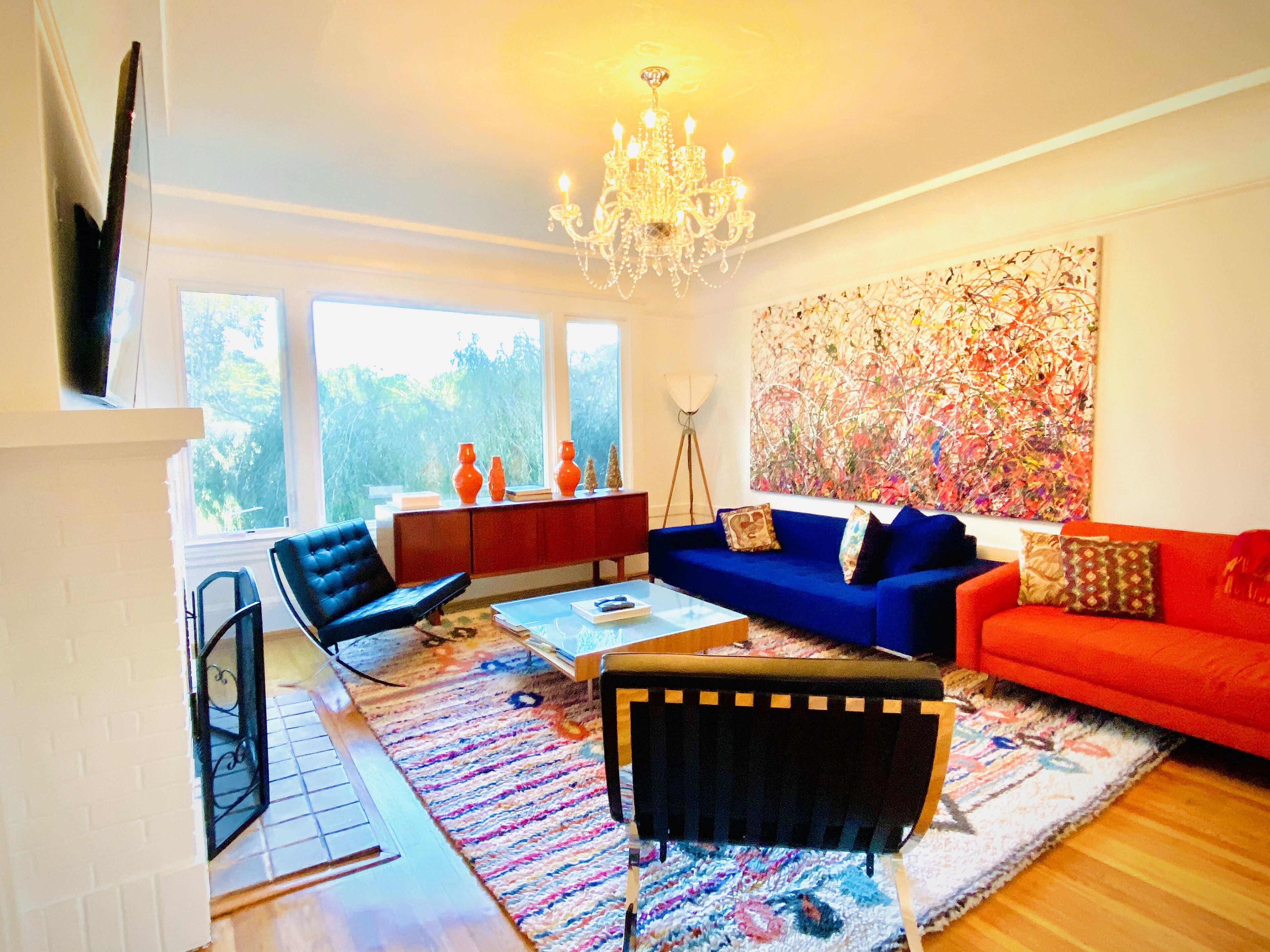 Fabulous Location! Beautiful contemporary interior design. A Jewel!