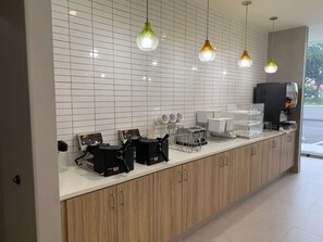 Ilmainen mukaan otettava aamiainen arkipäivisin