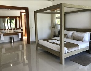 4 bedrooms, iron/ironing board, WiFi, bed sheets