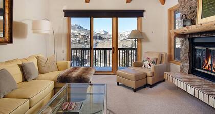 Luxurious Snowmass Village 3BR Condo with Amazing Views and Hot Tub on Bus Route
