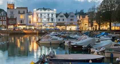 9 Dart Marina