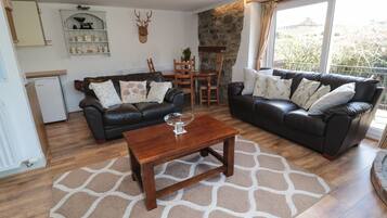 Cottage | Living room | TV