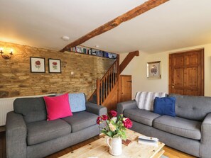 Living area - Henmarsh Cottage (Moreton-in-Marsh)