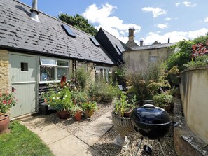 Property grounds - Henmarsh Cottage (Moreton-in-Marsh)