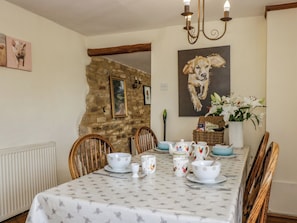 Cottage | Dining