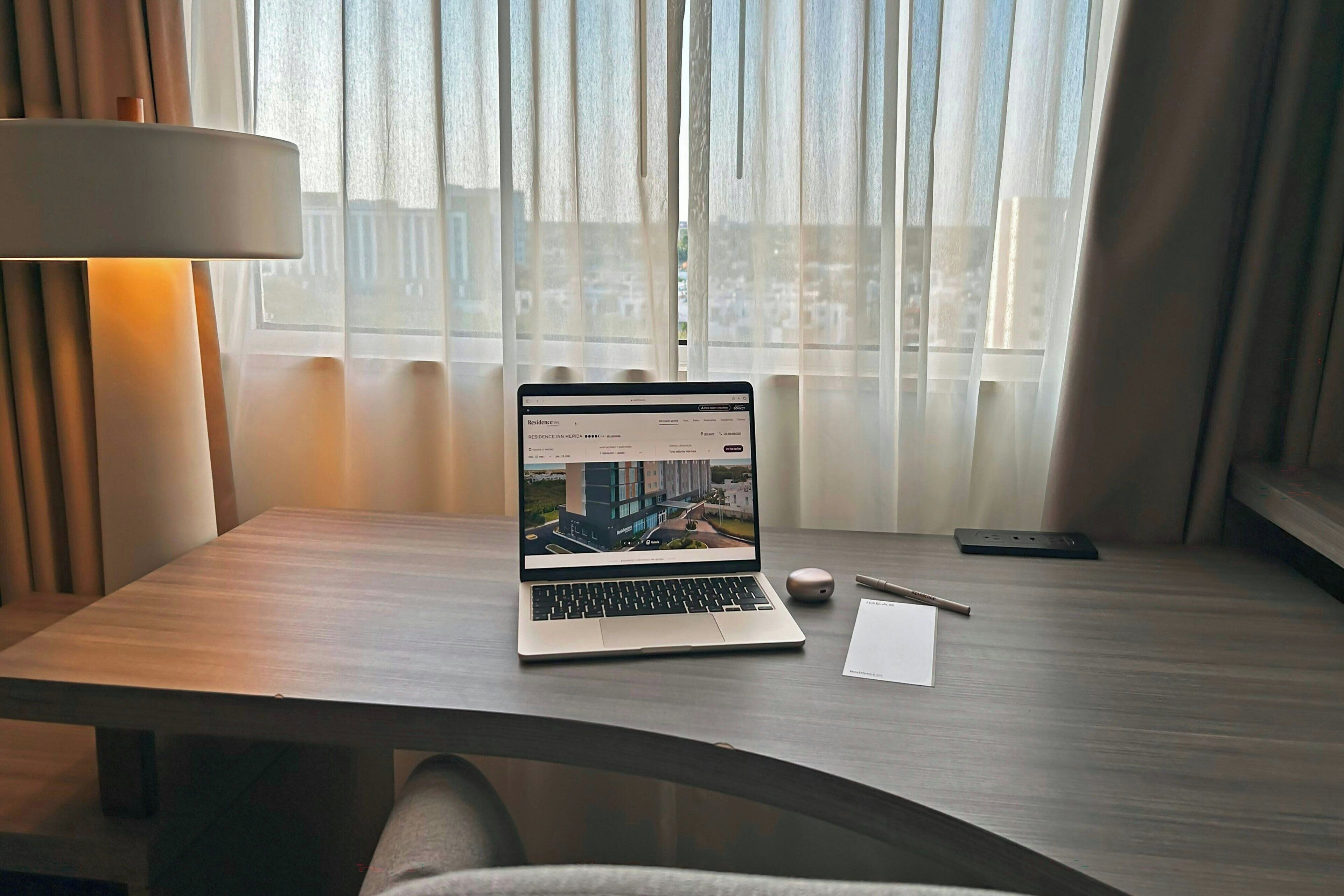 studio, 1 king bed, non smoking, city view | 1 bedroom, in-room safe, laptop workspace, blackout curtains