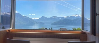Talo Luzern-järvellä. Upea näkymä, 5 makuuhuonetta ja puutarhat