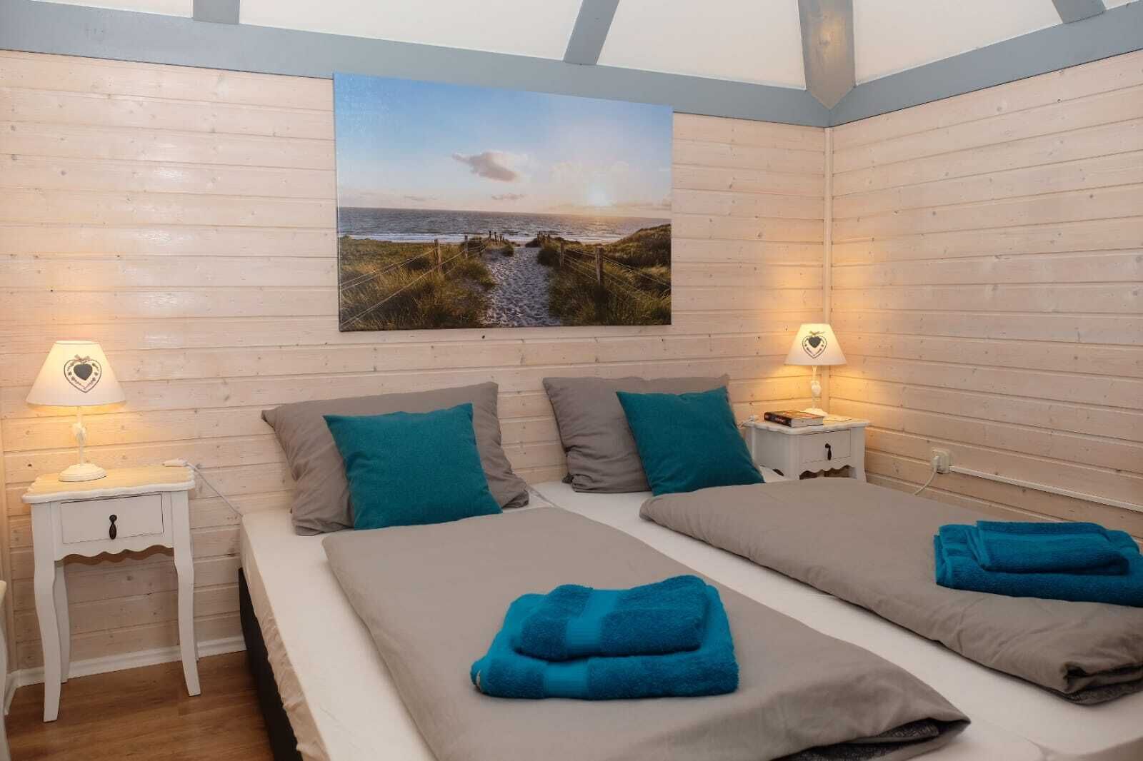 3 bedrooms, desk, iron/ironing board, WiFi