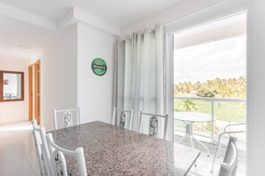 Apartemen Keluarga | Ruang makan