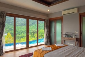 1 bedroom, WiFi - THAI Style Private Hill Top Villa with Infinitypool, OceanView and King-bed (Phuket)