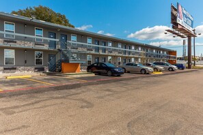 Exterior - Motel 6 Temple, TX (Temple)