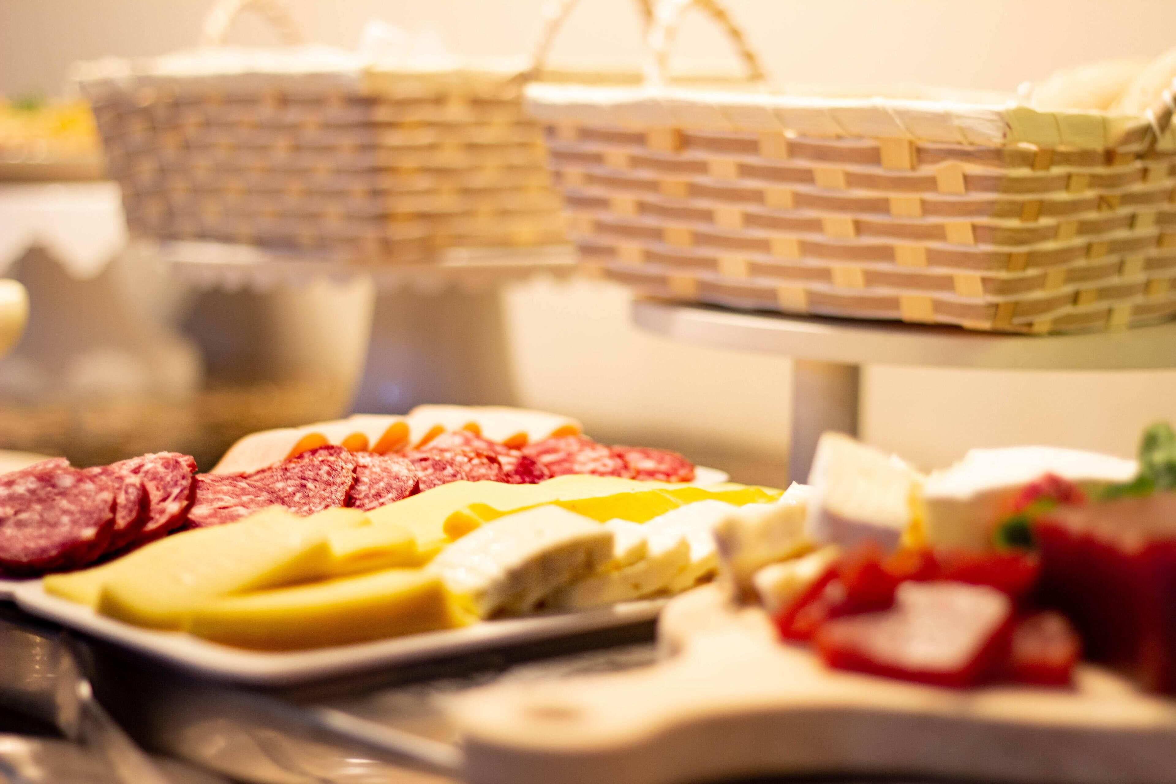 free daily full breakfast