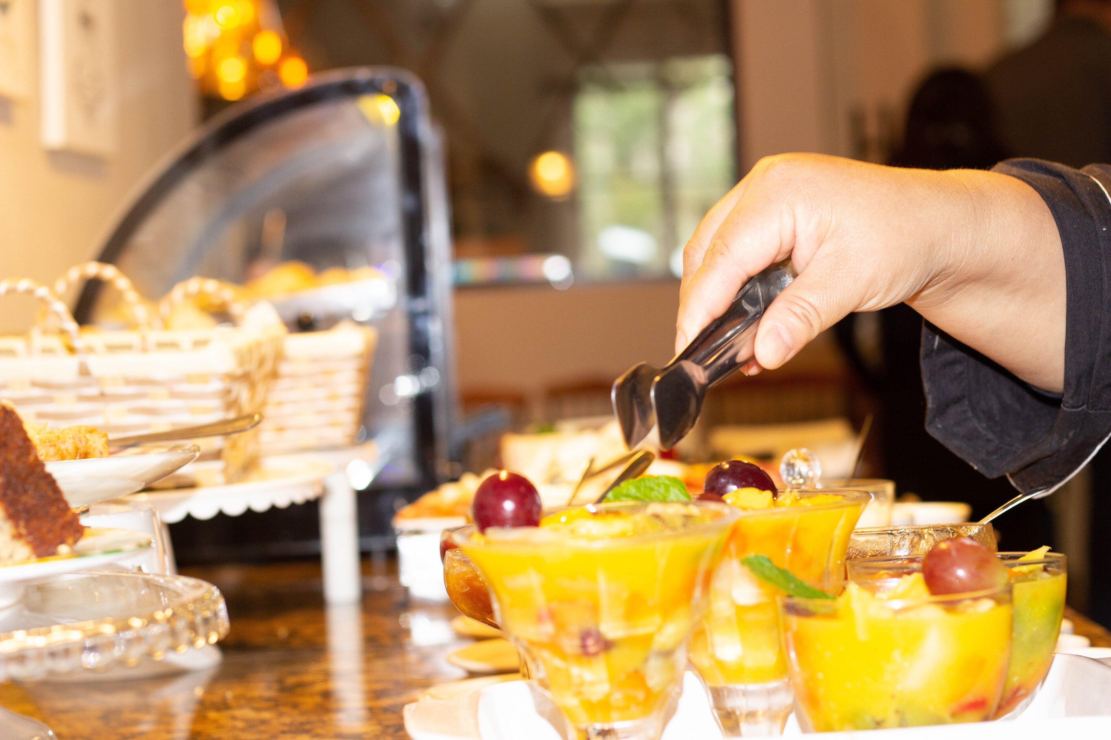 free daily full breakfast